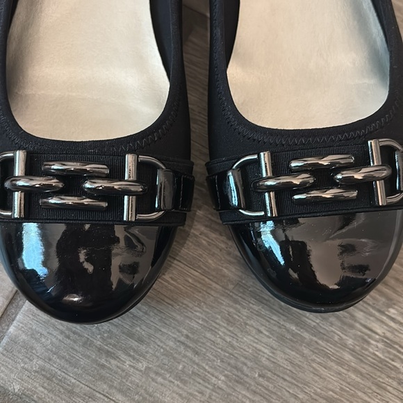 EUC Anne Klein AK Sport flats women’s 8. - Picture 3 of 4